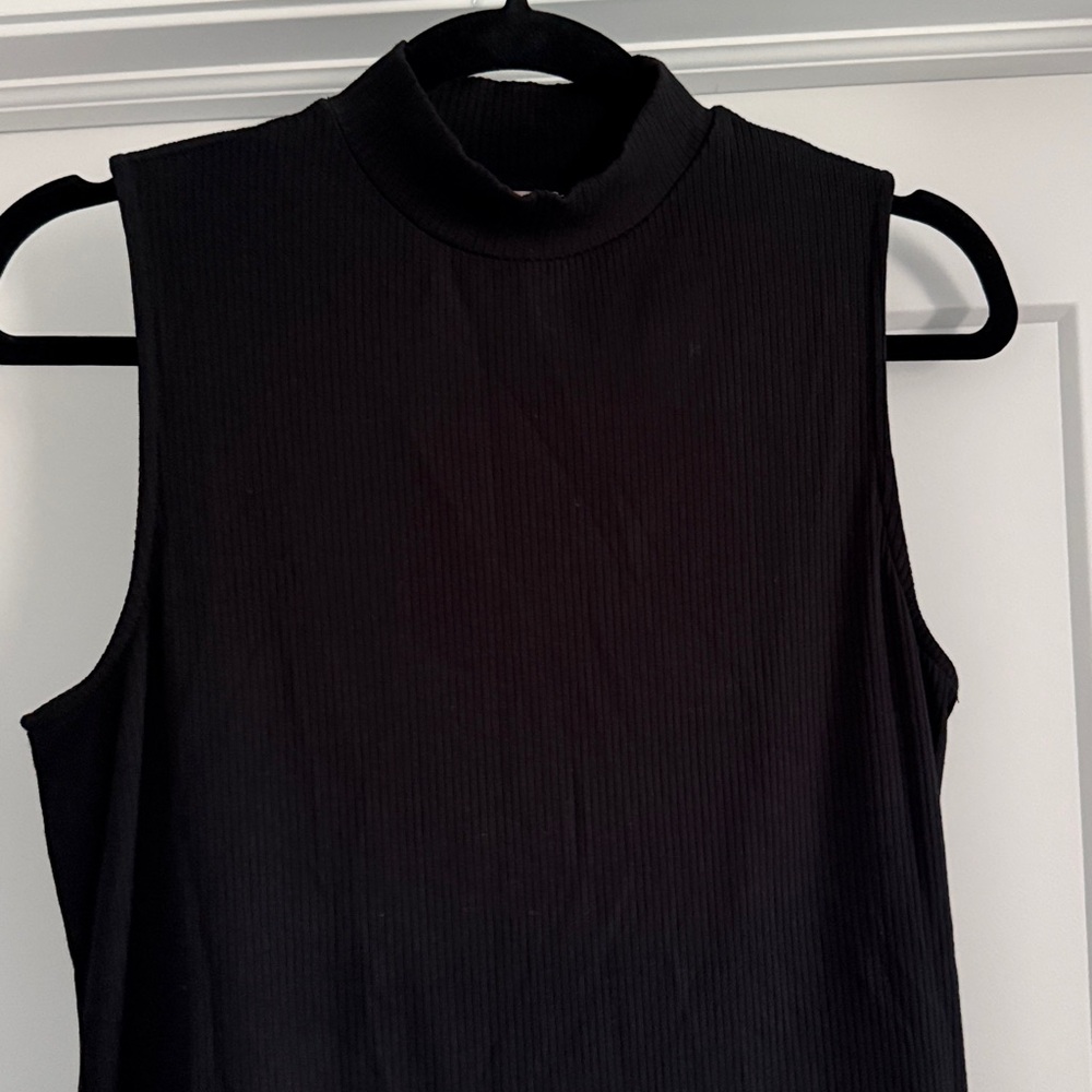 Chico's Elegant Black Ribbed Sleeveless Top. Size 1 - Picture 2 of 6
